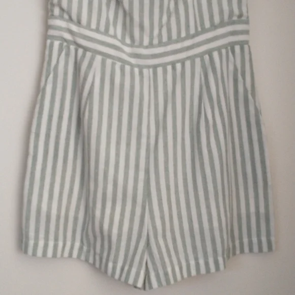 Lulu's green chambray striped ruffle romper S - Picture 4 of 10